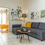 Aktivi Sunny & Quiet Modern شقة كالاماتا