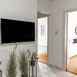 Aktivi Sunny & Quiet Modern Appartamento