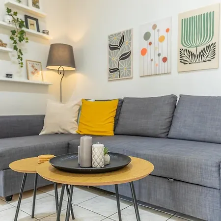 Aktivi Sunny & Quiet Modern Apartamento Calamata